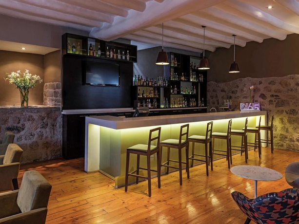 Imagen del bar/restaurante del Hotel Novotel Cusco. Foto 10