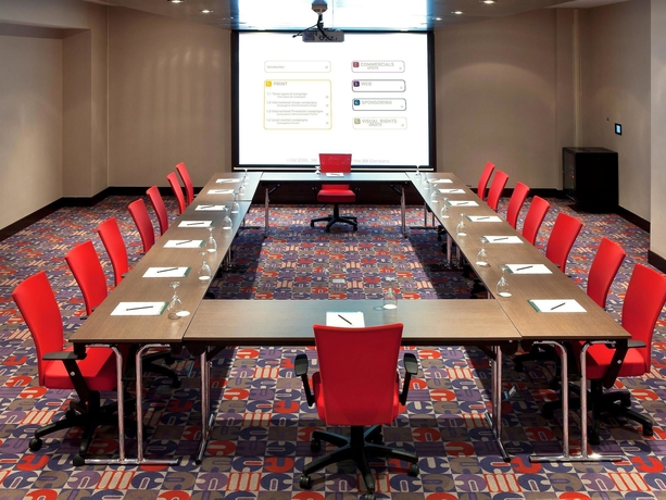 Imagen de los interiores del Hotel Novotel Dammam Business Park. Foto 12