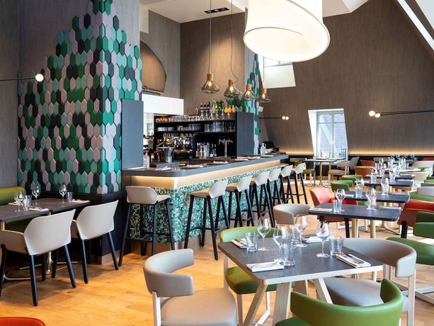 Imagen del bar/restaurante del Hotel Novotel Deauville Plage. Foto 4