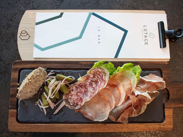 Imagen del bar/restaurante del Hotel Novotel Deauville Plage. Foto 6