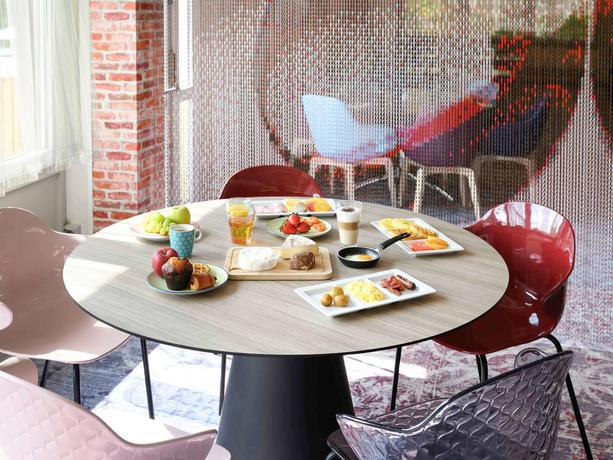 Imagen del bar/restaurante del Hotel Novotel Dijon Sud. Foto 7