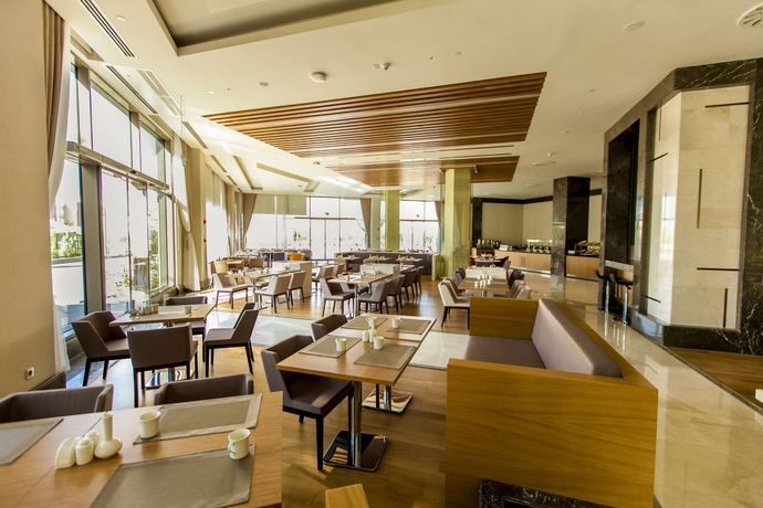 Imagen del bar/restaurante del Hotel Novotel Diyarbakir. Foto 5