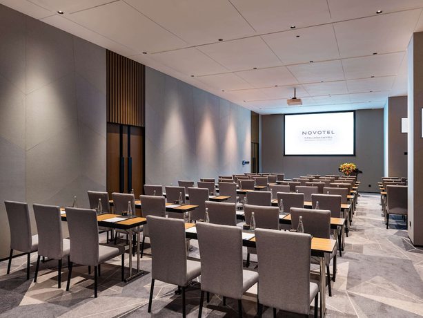 Imagen de los interiores del Hotel Novotel Dongguan Songshan Lake. Foto 12