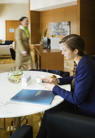 Imagen de los interiores del Hotel Novotel Dubai Al Barsha. Foto 10