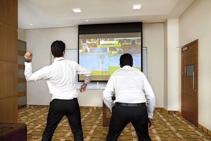 Imagen de los interiores del Hotel Novotel Dubai Al Barsha. Foto 11