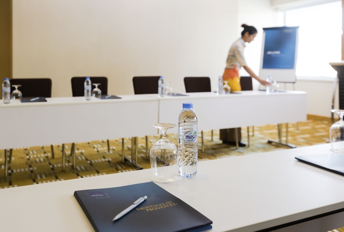 Imagen de los interiores del Hotel Novotel Dubai Al Barsha. Foto 12