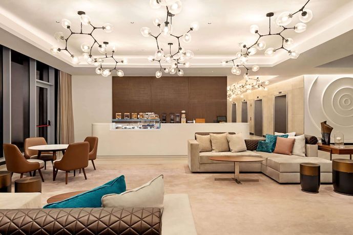 Imagen de los interiores del Hotel Novotel Dubai Gold District. Foto 17