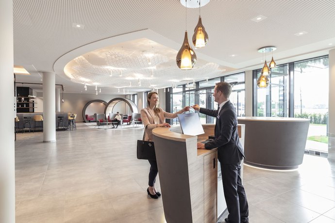Imagen de los interiores del Hotel Novotel Duesseldorf Airport. Foto 19