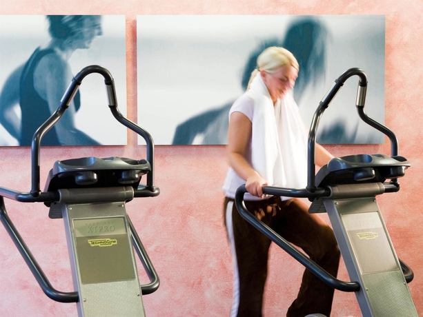 Imagen de los interiores del Hotel Novotel Düsseldorf City West. Foto 12