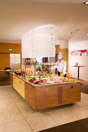 Imagen de los interiores del Hotel Novotel Düsseldorf City West. Foto 14