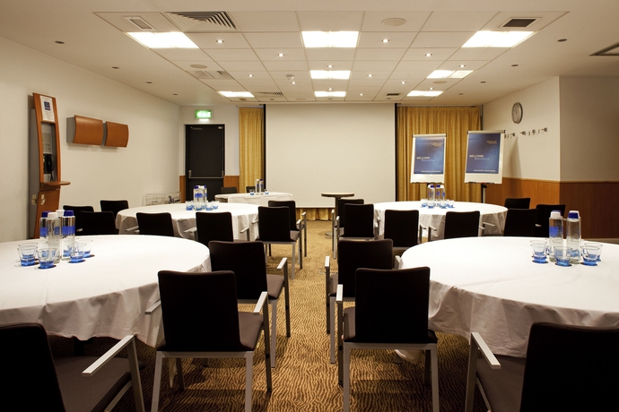 Imagen de los interiores del Hotel Novotel Edinburgh Centre. Foto 10