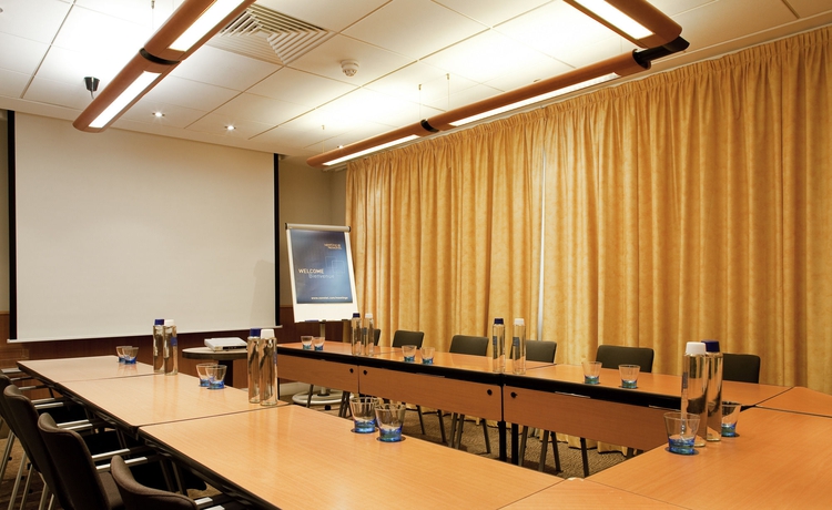 Imagen de los interiores del Hotel Novotel Edinburgh Centre. Foto 14