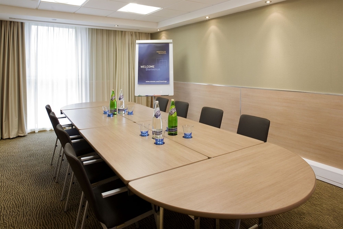 Imagen de los interiores del Hotel Novotel Edinburgh Park. Foto 11