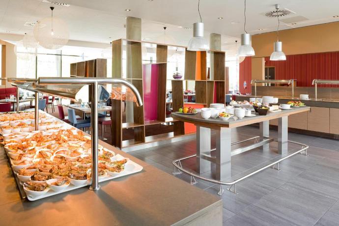 Imagen de los interiores del Hotel Novotel Edinburgh Park. Foto 9