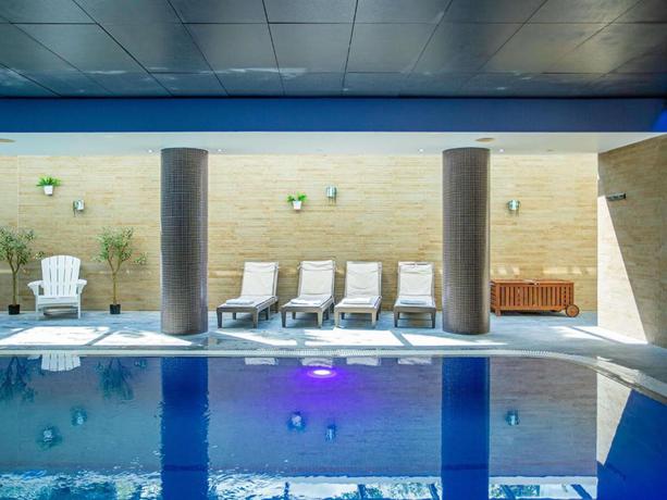 Imagen de la piscina del Hotel Novotel Edinburgh Park. Foto 13