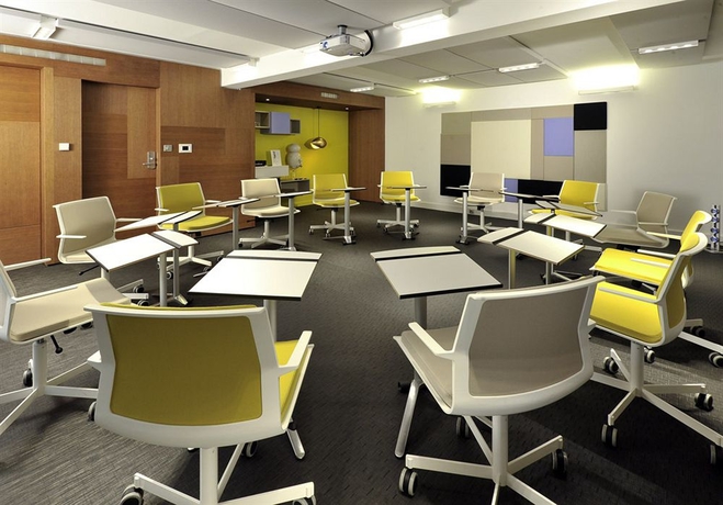 Imagen de los interiores del Hotel Novotel Evry Courcouronnes. Foto 11