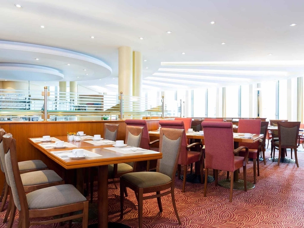 Imagen del bar/restaurante del Hotel Novotel Freiburg Am Konzerthaus. Foto 5