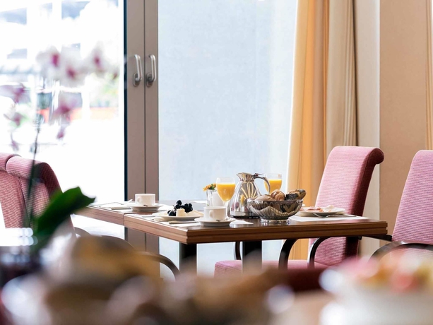 Imagen del bar/restaurante del Hotel Novotel Freiburg Am Konzerthaus. Foto 7