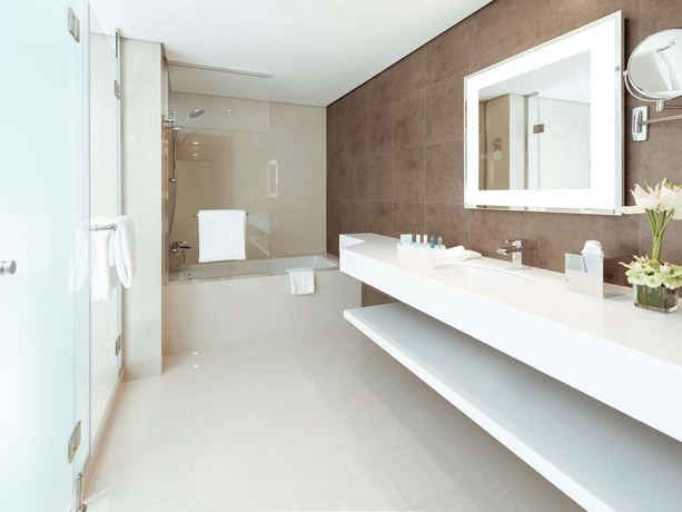 Imagen de la habitación del Hotel Novotel Fujairah. Foto 10