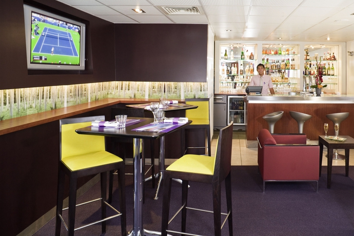 Imagen del bar/restaurante del Hotel Novotel Geneve Aeroport. Foto 7
