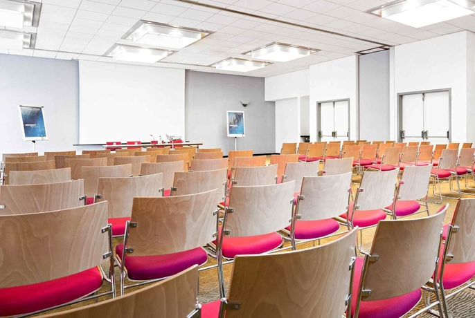 Imagen de los interiores del Hotel Novotel Genova City. Foto 15