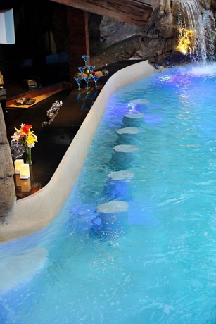 Imagen del bar/restaurante del Hotel Novotel Goa Candolim. Foto 2