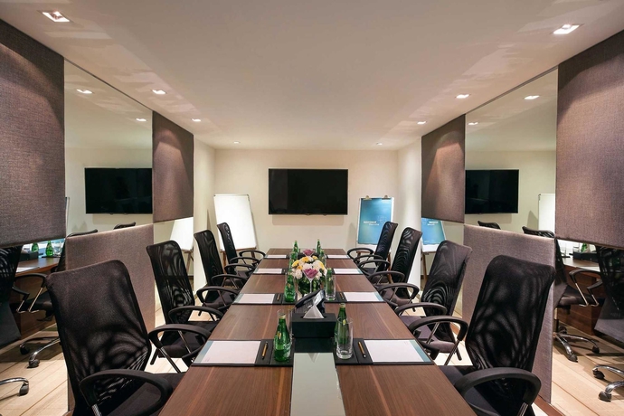 Imagen de los interiores del Hotel Novotel Goa Candolim. Foto 12