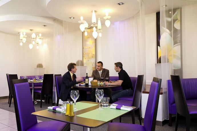 Imagen del bar/restaurante del Hotel Novotel Grenoble Centre. Foto 6