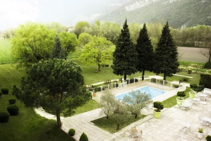 Imagen de la piscina del Hotel Novotel Grenoble Nord Voreppe. Foto 18