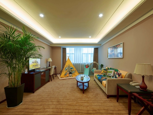 Imagen de la habitación del Hotel Novotel Guiyang Panjiang. Foto 19