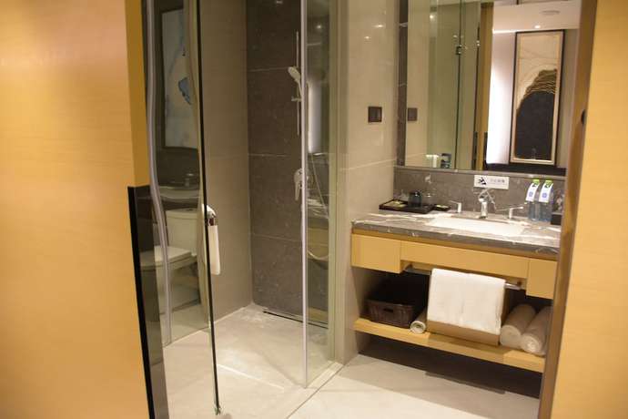 Imagen de la habitación del Hotel Novotel Haikou Xinbudao. Foto 12