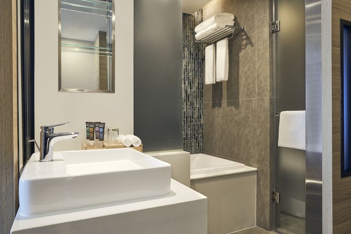 Imagen de la habitación del Hotel Novotel Hanoi Thai Ha. Foto 17