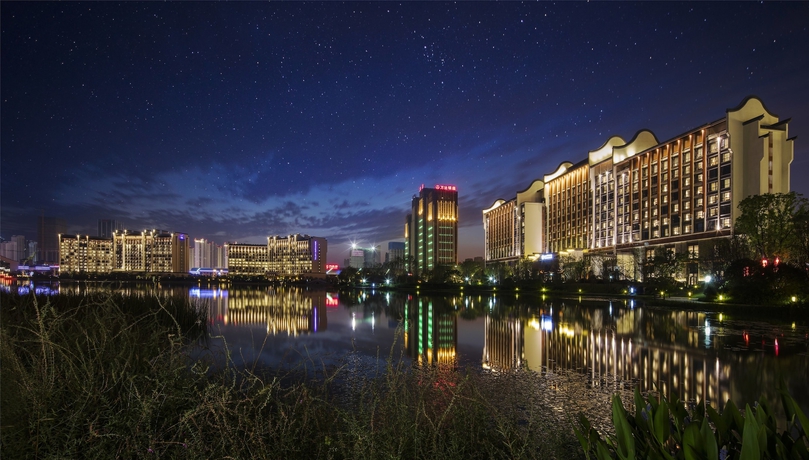 Imagen de los exteriores del Hotel Novotel Hefei Sunac. Foto 14