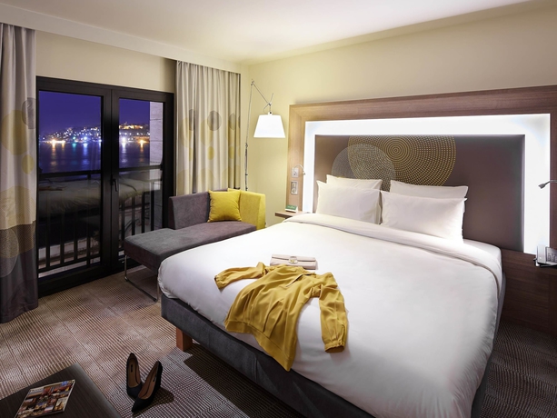 Imagen de la habitación del Hotel Novotel Istanbul Bosphorus. Foto 2
