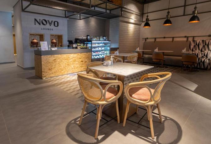 Imagen del bar/restaurante del Hotel Novotel Jumeirah Village Triangle. Foto 3