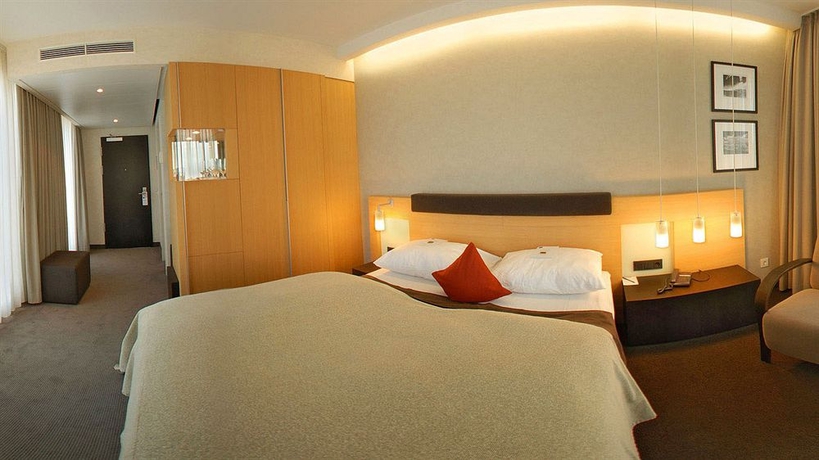 Imagen de la habitación del Hotel Novotel Karlsruhe City. Foto 8