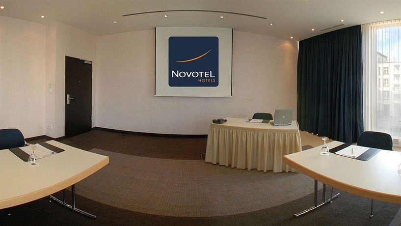 Imagen de los interiores del Hotel Novotel Karlsruhe City. Foto 13