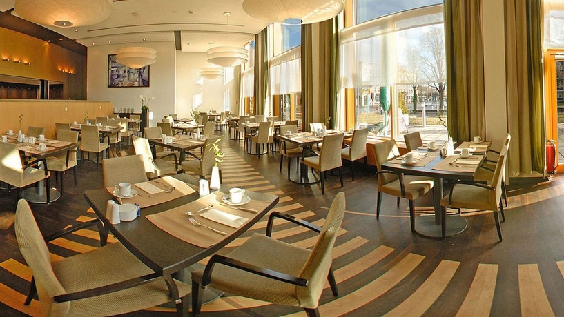 Imagen del bar/restaurante del Hotel Novotel Karlsruhe City. Foto 5