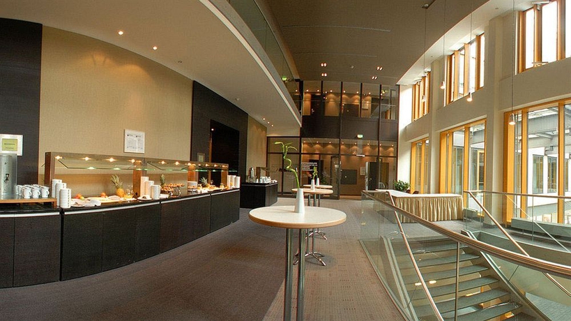 Imagen del bar/restaurante del Hotel Novotel Karlsruhe City. Foto 6