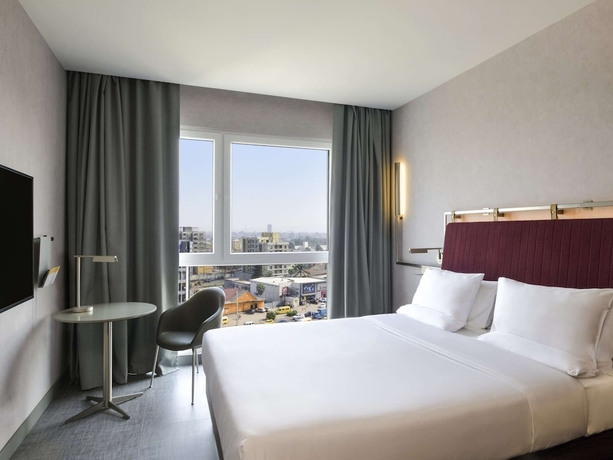 Imagen de la habitación del Hotel Novotel Kinshasa La Gombe. Foto 8