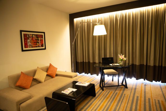 Imagen de la habitación del Hotel Novotel Kolkata and Residences. Foto 12
