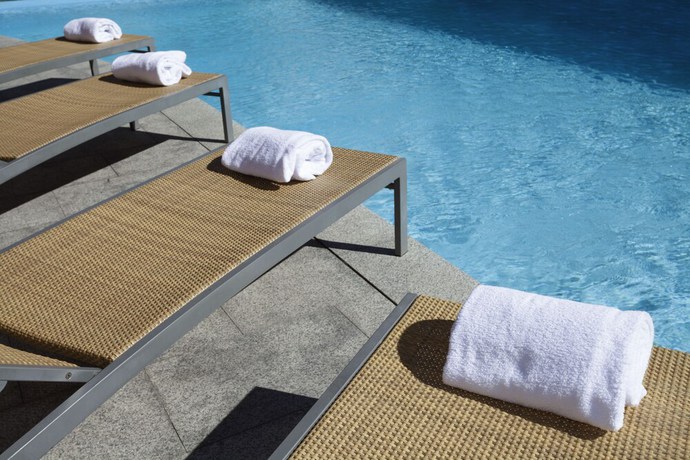 Imagen de la piscina del Hotel Novotel Konya. Foto 19