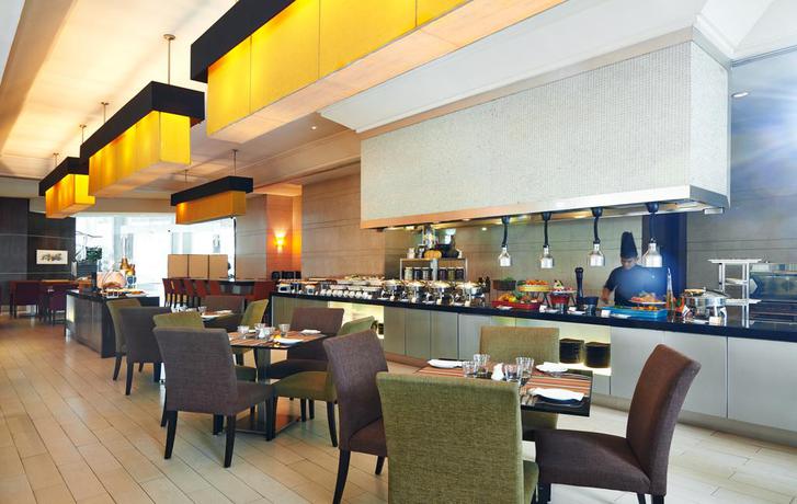 Imagen del bar/restaurante del Hotel Novotel Kuala Lumpur City Centre. Foto 3