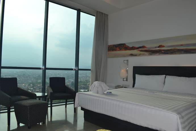 Imagen de la habitación del Hotel Novotel Lampung. Foto 13