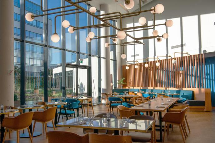 Imagen de los interiores del Hotel Novotel Le Havre Centre Gare. Foto 7