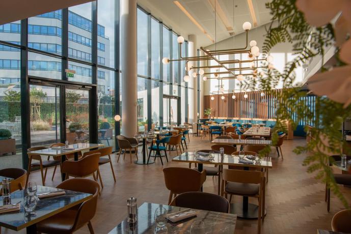 Imagen del bar/restaurante del Hotel Novotel Le Havre Centre Gare. Foto 3