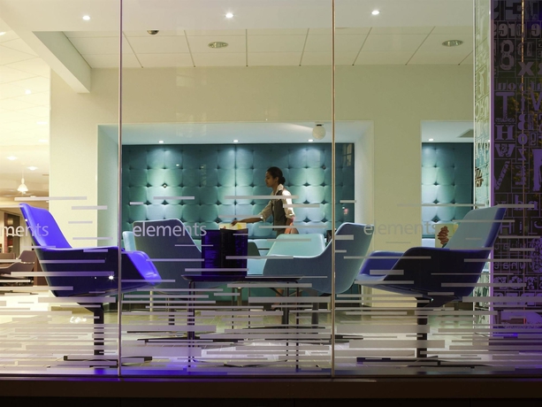 Imagen del bar/restaurante del Hotel Novotel Leeds Centre. Foto 9