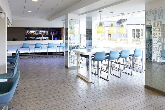 Imagen del bar/restaurante del Hotel Novotel Leeds Centre. Foto 10