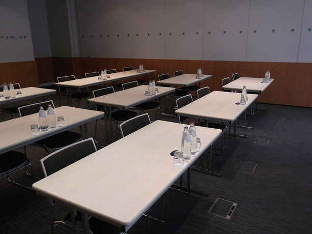 Imagen de los interiores del Hotel Novotel Leuven Centrum. Foto 8