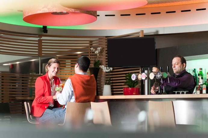 Imagen del bar/restaurante del Hotel Novotel Leuven Centrum. Foto 4
